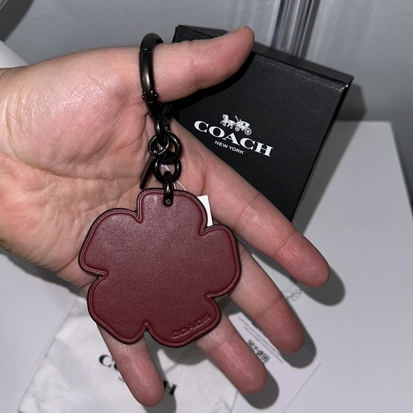 Coach Tea Rose bag charm - Picture 3 of 3